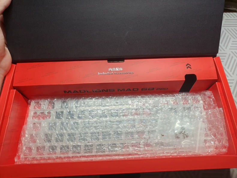 美加狮mad68pro半改，换了配炸虾粒声音包套装。成色几乎全新，有线连接，非机械键盘。喜欢的直接联系，不议价哦